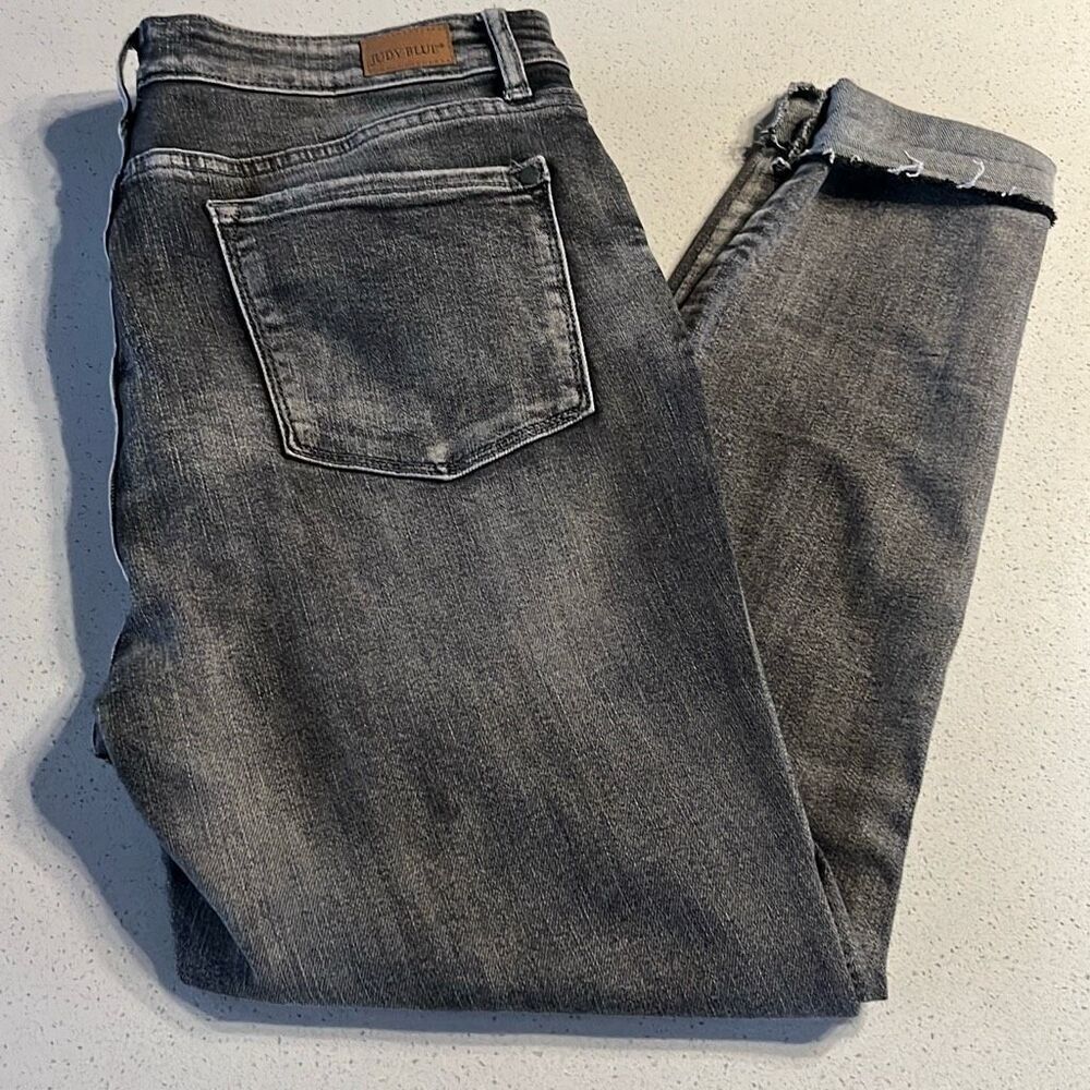 Judy Blue Cropped Skinny Fit Grey Wash Jeans Sz. 11/30